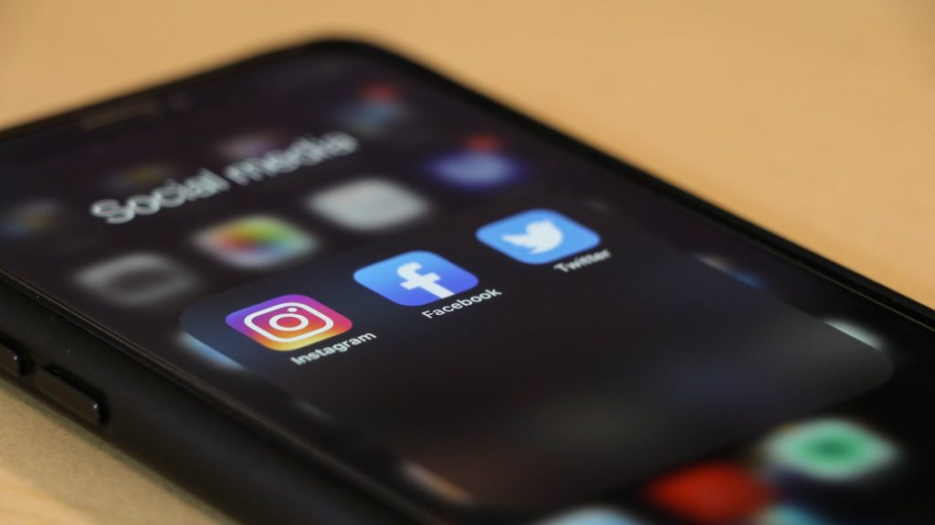 getting started with social commerce